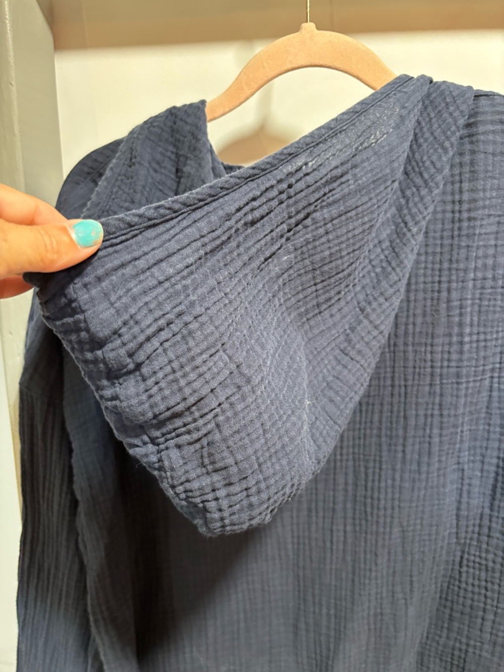 J.Jill Med Deep Navy Gauze V-Neck Hoodie, fall, athleisure, cabin core, normcore - Picture 8 of 11